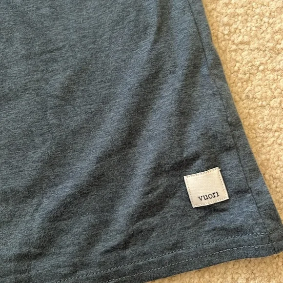 Sleeveless Tank Top - Picture 2 of 2